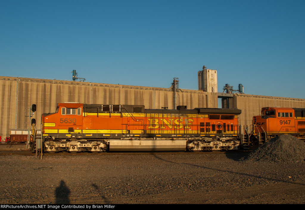 BNSF 5630